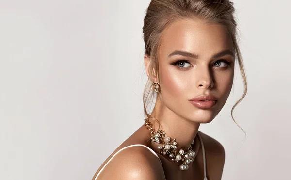 Looking for Permanent Jewelry Near Me Try Sparkles By Krystal