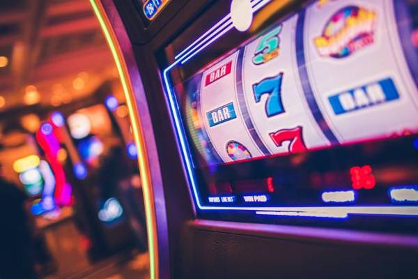 How Online Casino Websites Present Their Available Games